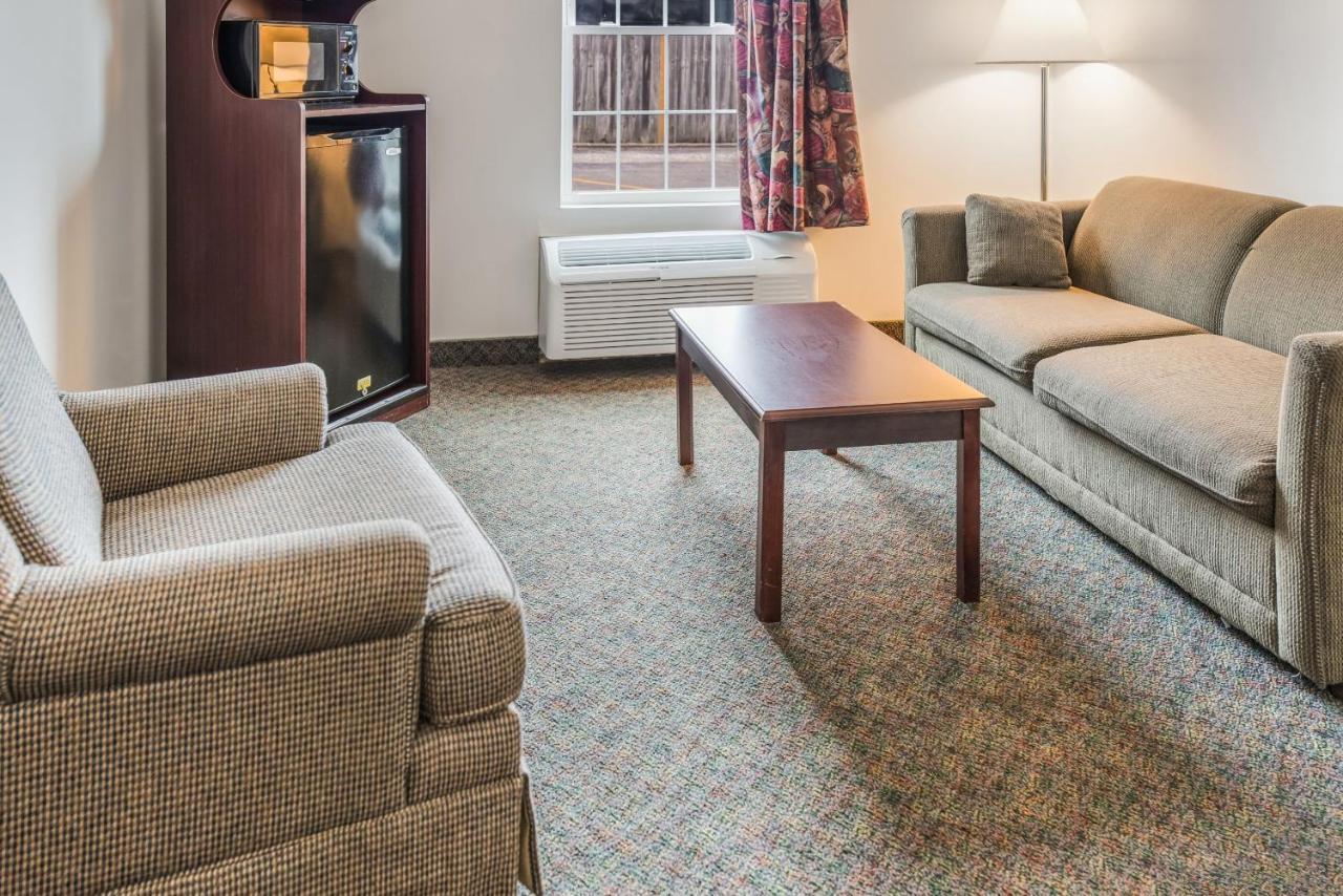 Knights Inn Sandusky Exterior photo