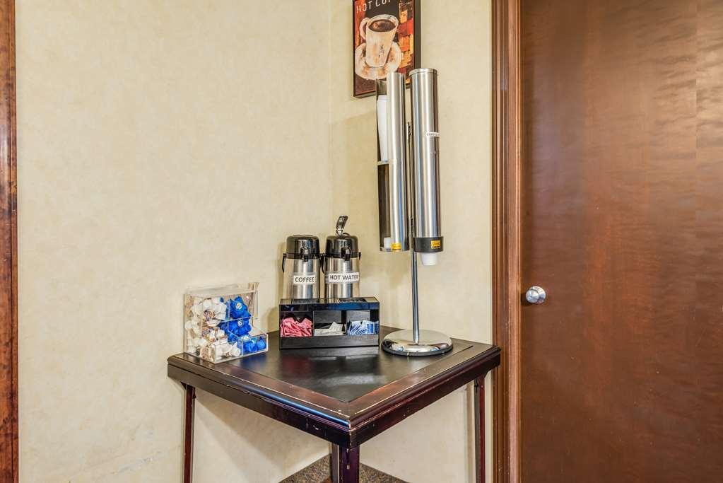 Knights Inn Sandusky Restaurant photo